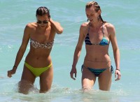 irina-shayk-anne-v-bikini-pics-miami-photos-03231202