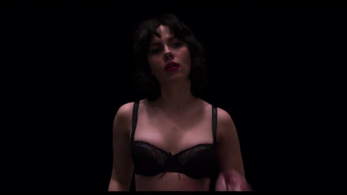 Scarlett-Johansson-21