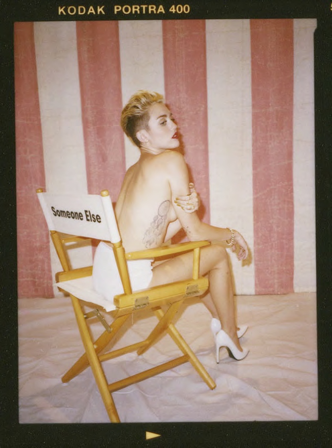 miley_cyrus_bangerz_bts_10