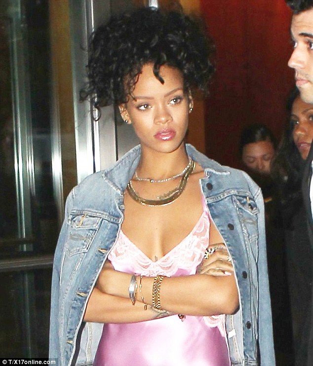 article-2685353-1F7EA93900000578-318_634x742