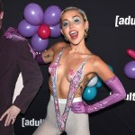 28A6A4E100000578-3081177-Racy_in_pasties_Miley_also_made_an_appearance_at_the_Adult_Swim_-a-1_1431589425843